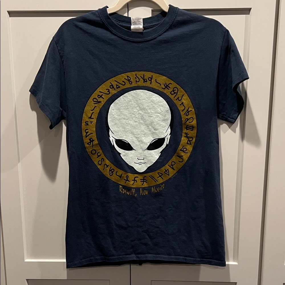 Gildan Navy Blue T-Shirt with Alien Graphic Size S